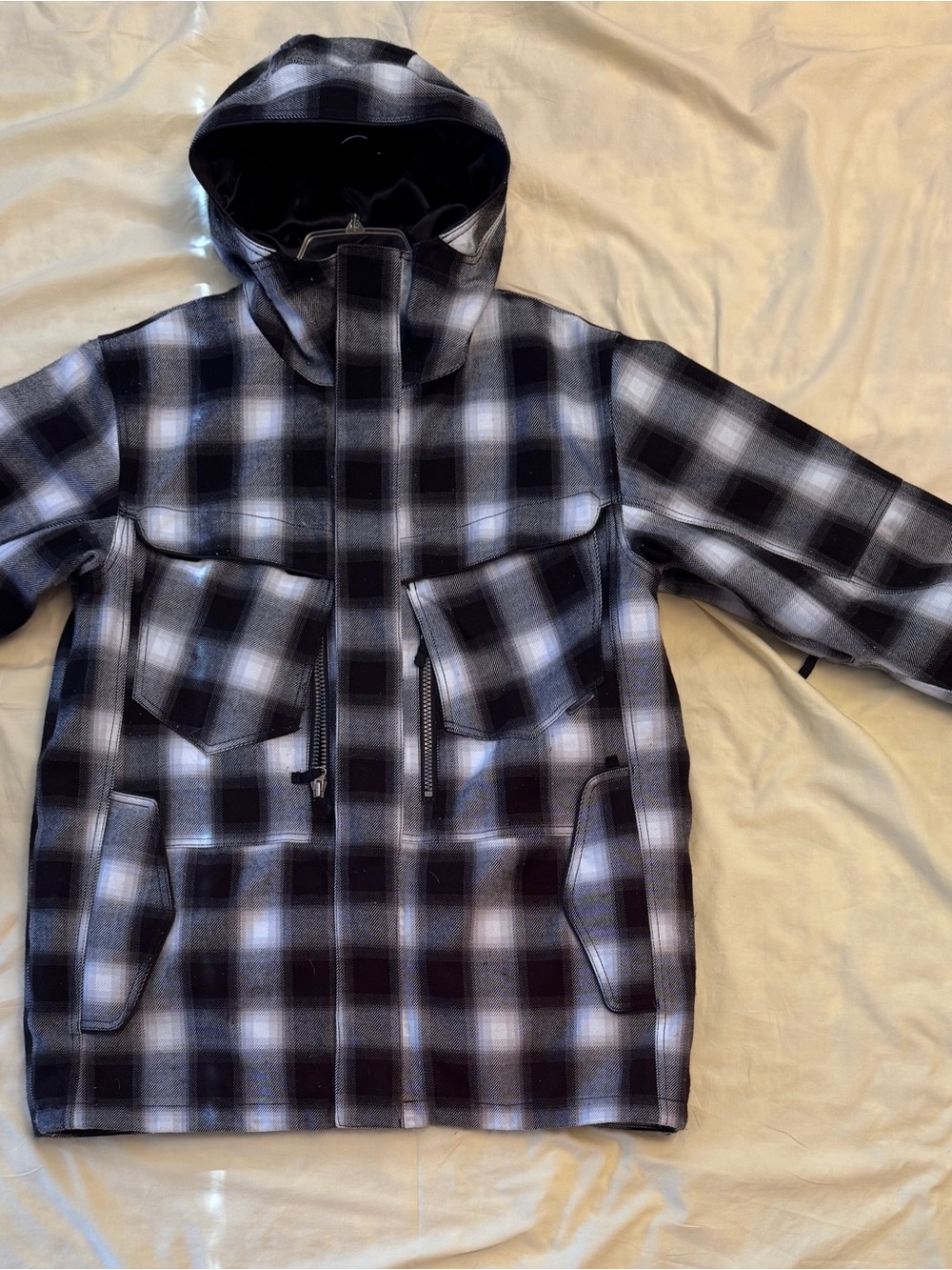 Burton Omnre Snowboard Jacket Black/ White Gore Tex Superior Design/ Quality